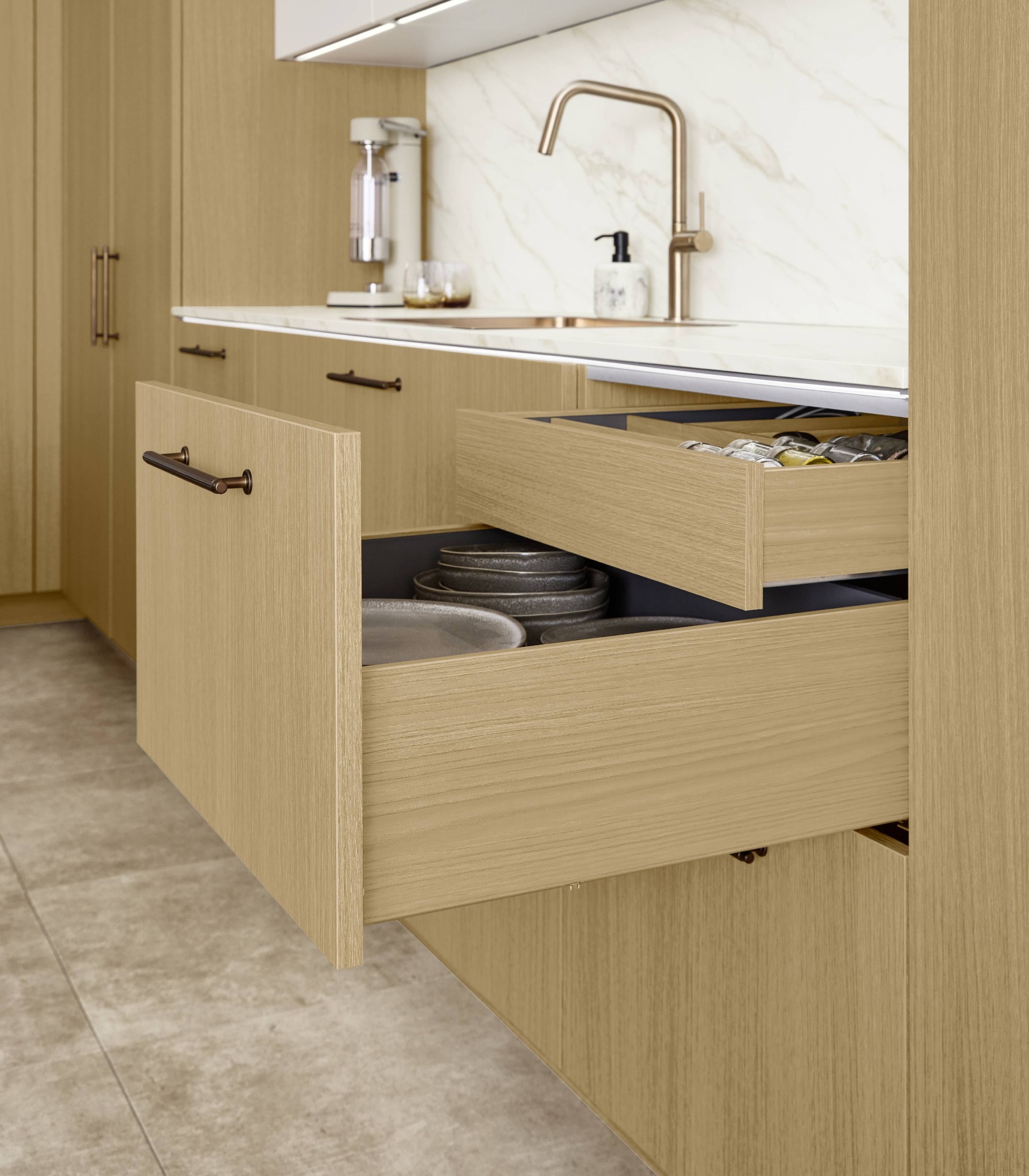 Geöffnete Schubkästen in einem Unterschrank, Nobilia Structura