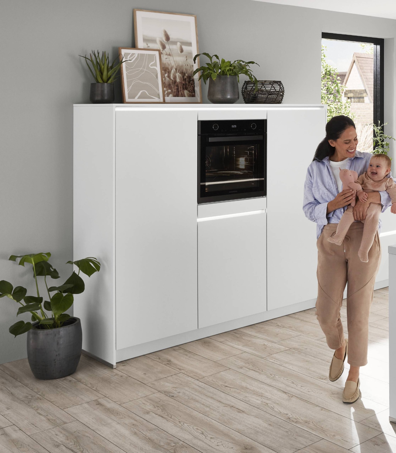Griffloses Highboard mit Einbaubackofen, Nobilia Line N
